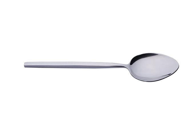 Elegant silver cutlery set
Dishwasher safe tableware